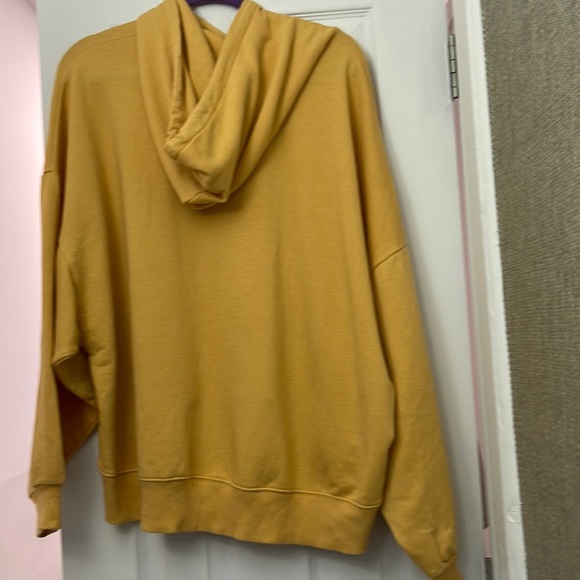 American Eagle NWT women’s oversized hoodie - Picture 3 of 6